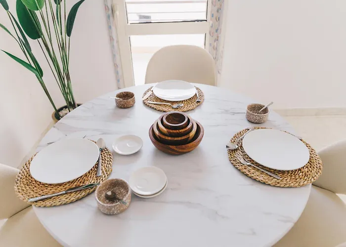 The Seven Six By Elegant Hospitality - Steps To 5A Mall